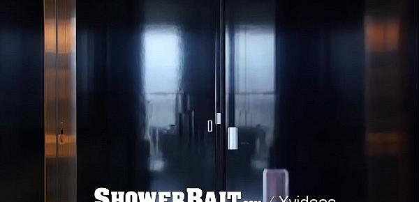  ShowerBait Sneaky shower fuck with str8 friend